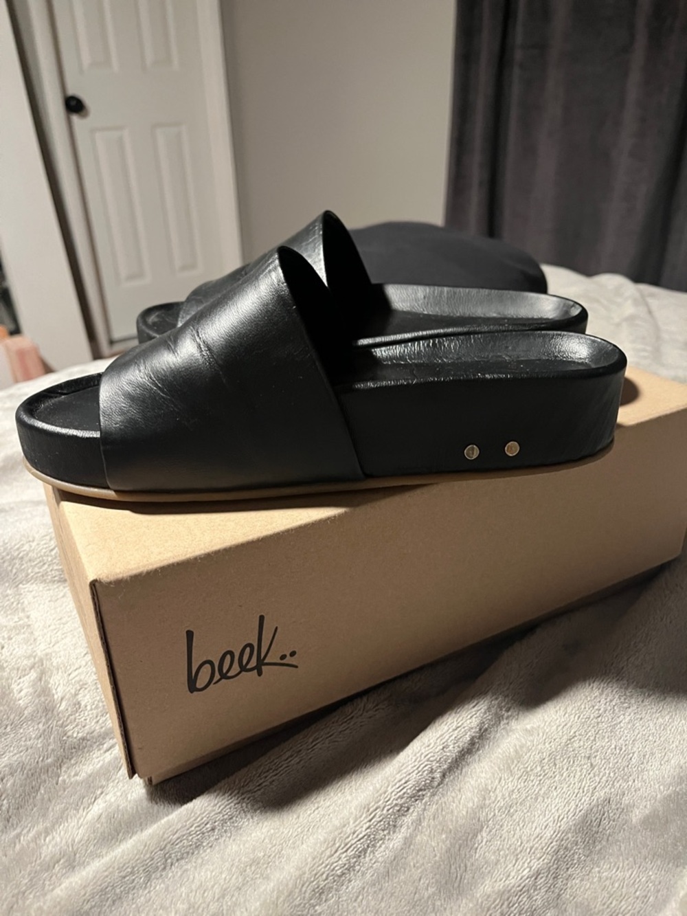 Beek Pelican Black Leather Platform Slide Sz 8